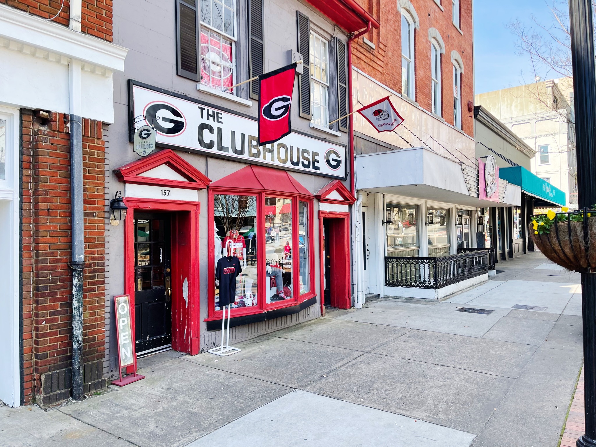 Who owns the... - Savannah Morning News & SavannahNow.com | Facebook