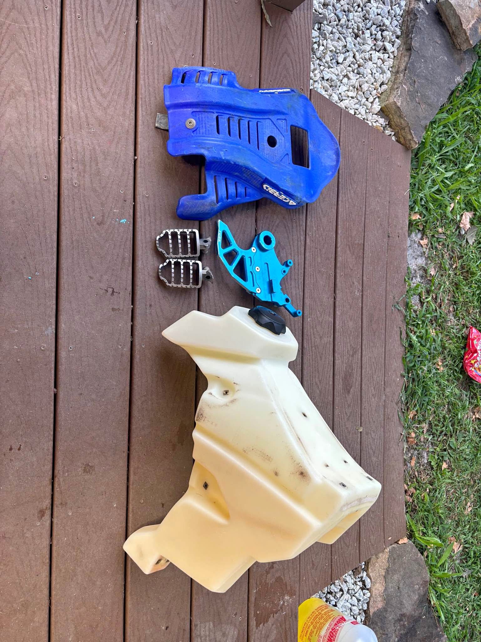 24 yz250x/125x oversized ims tank/footpegs/skid plate/rotor guard - Car ...