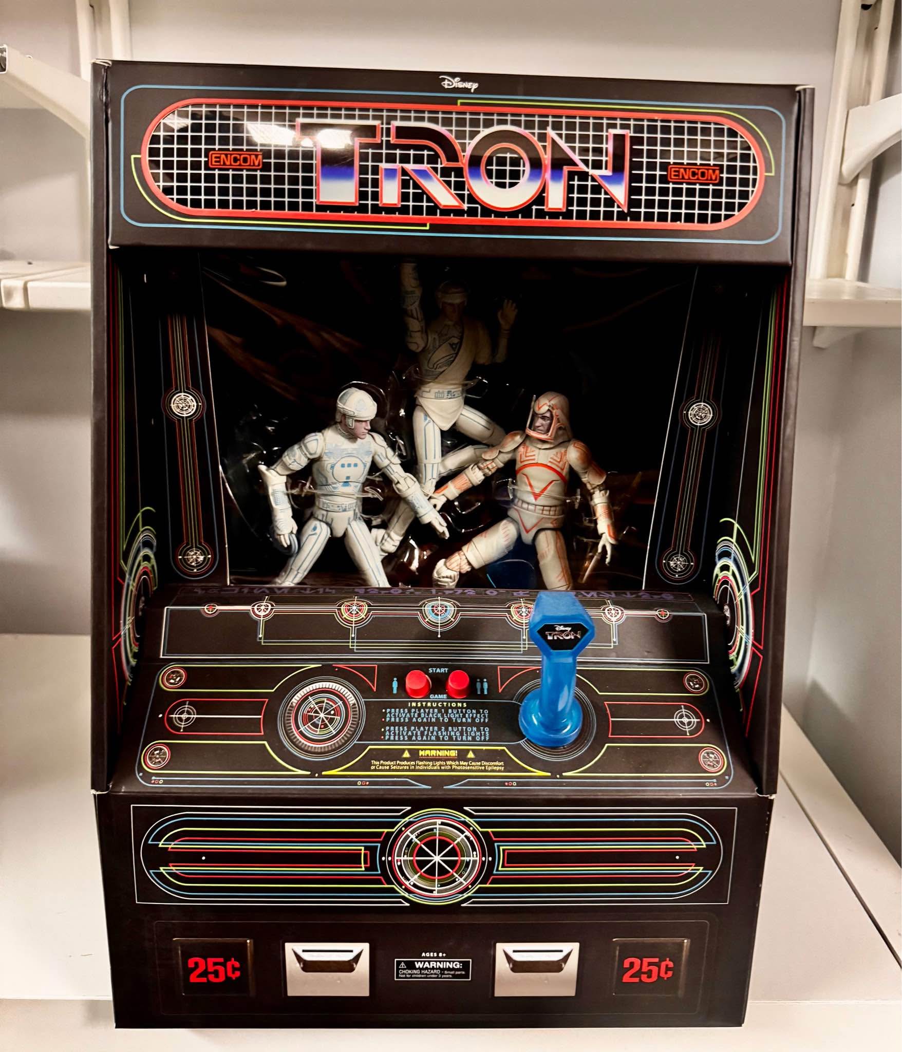 Disney Tron Diamond Select UV Lights Arcade Action Figure Set - TRON ...
