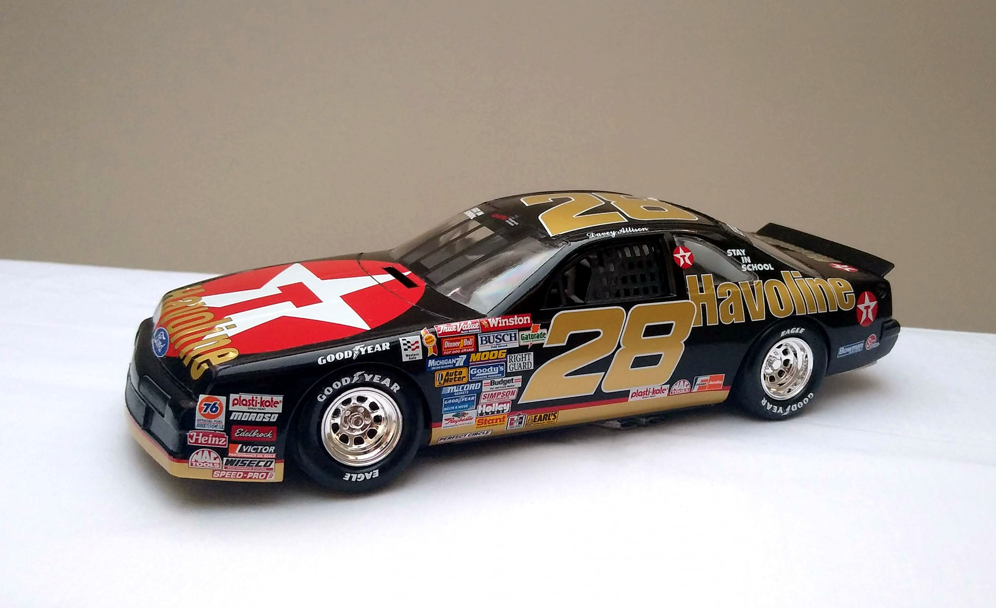 Davey Allison's 1990 NASCAR T-Bird model build