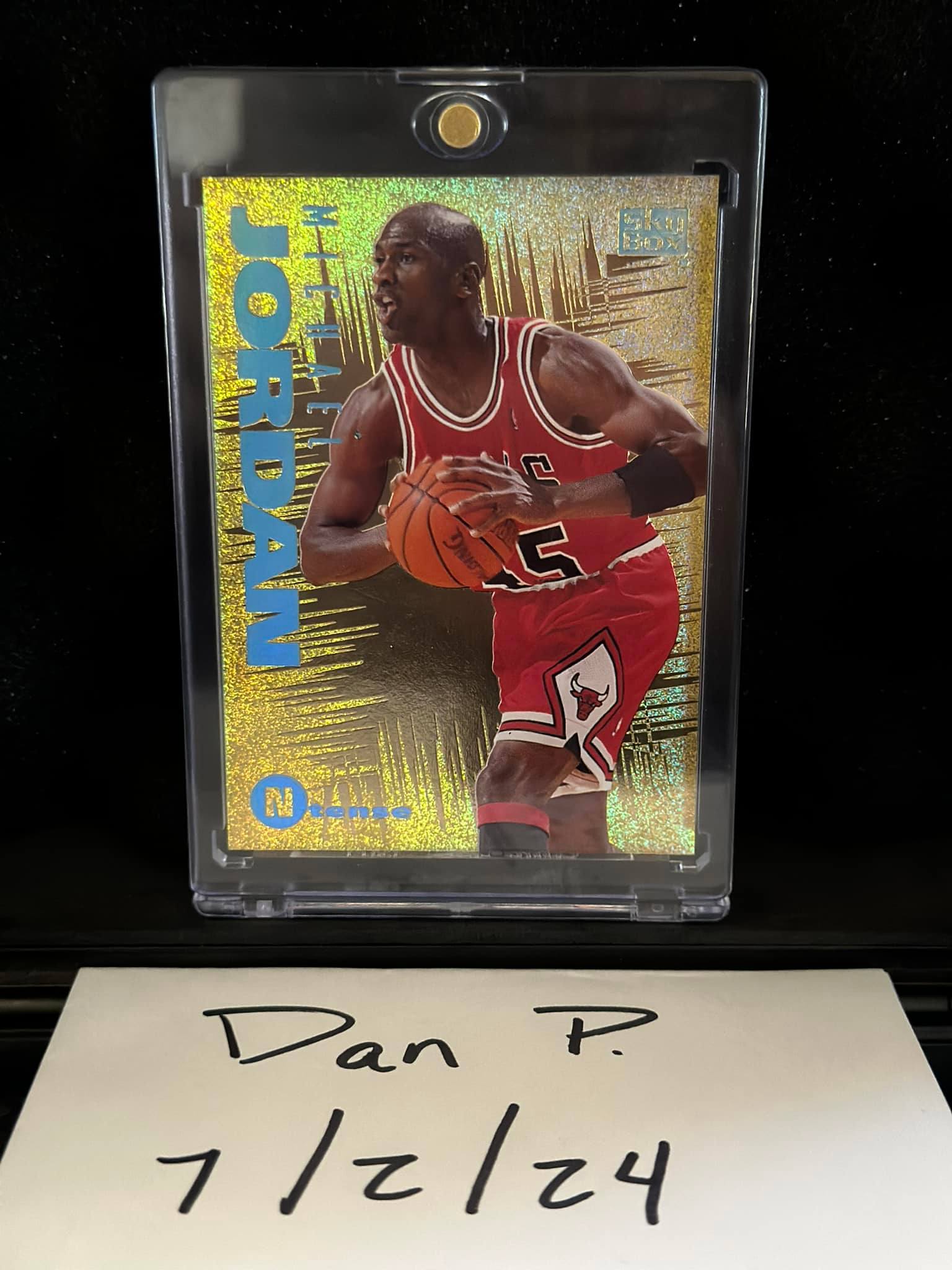 Michael Jordan collectors of 1995 Skybox Emotion N-Tense insert