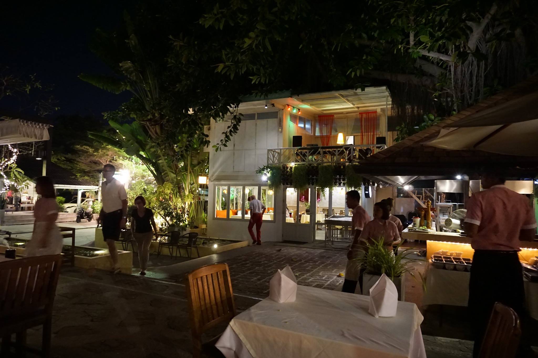 Coco51 Restaurant & Bar, by the Sea | Hua Hin