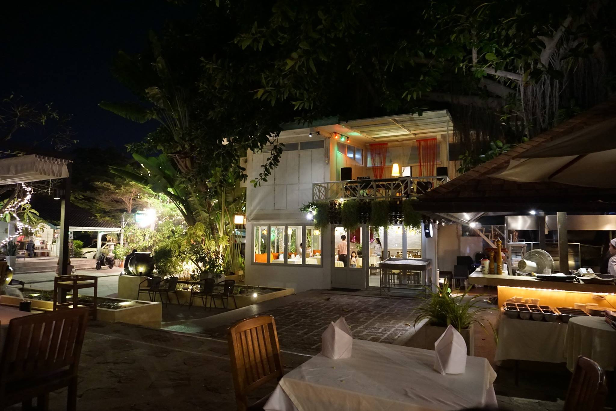 Coco51 Restaurant & Bar, by the Sea | Hua Hin