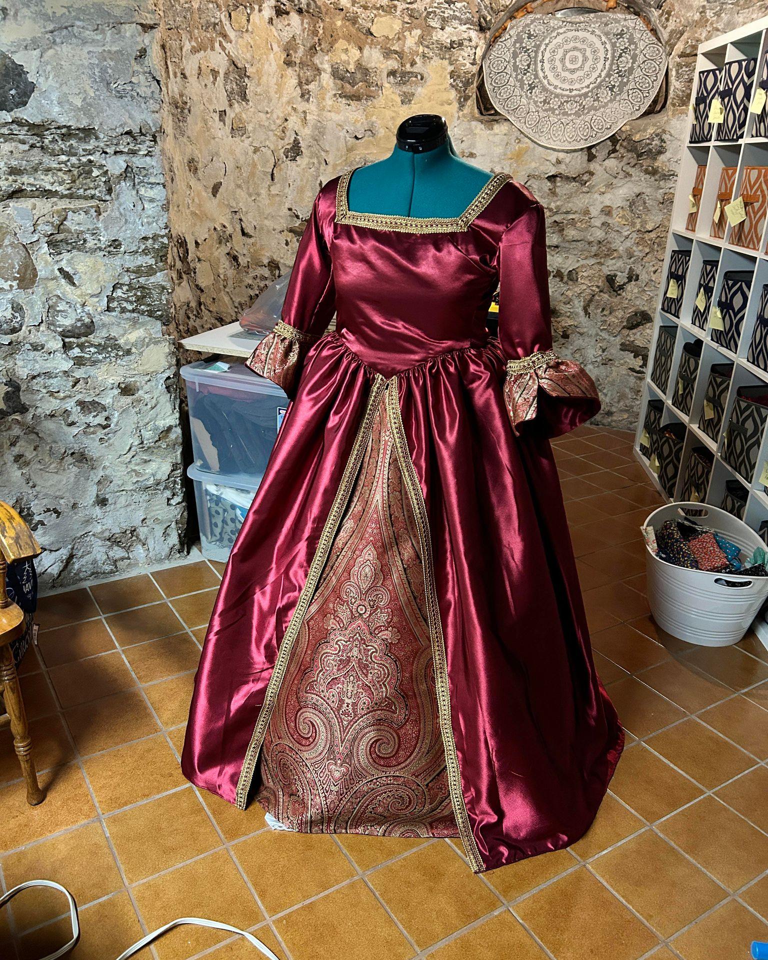 Madrigal outfits for high school dinner?