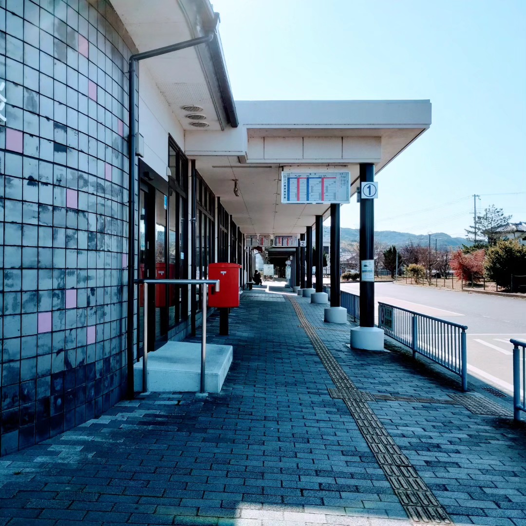 陸 の 港 西淡 駐 車場