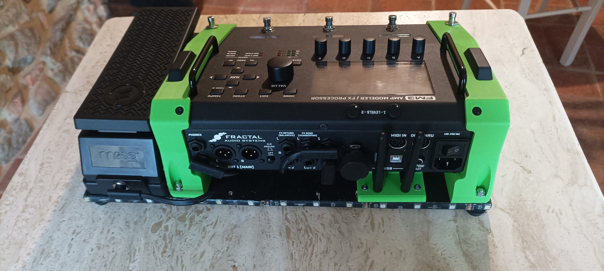 3d printed Fractal audio Fm3 enclosure = Fm5 + expression pedal +