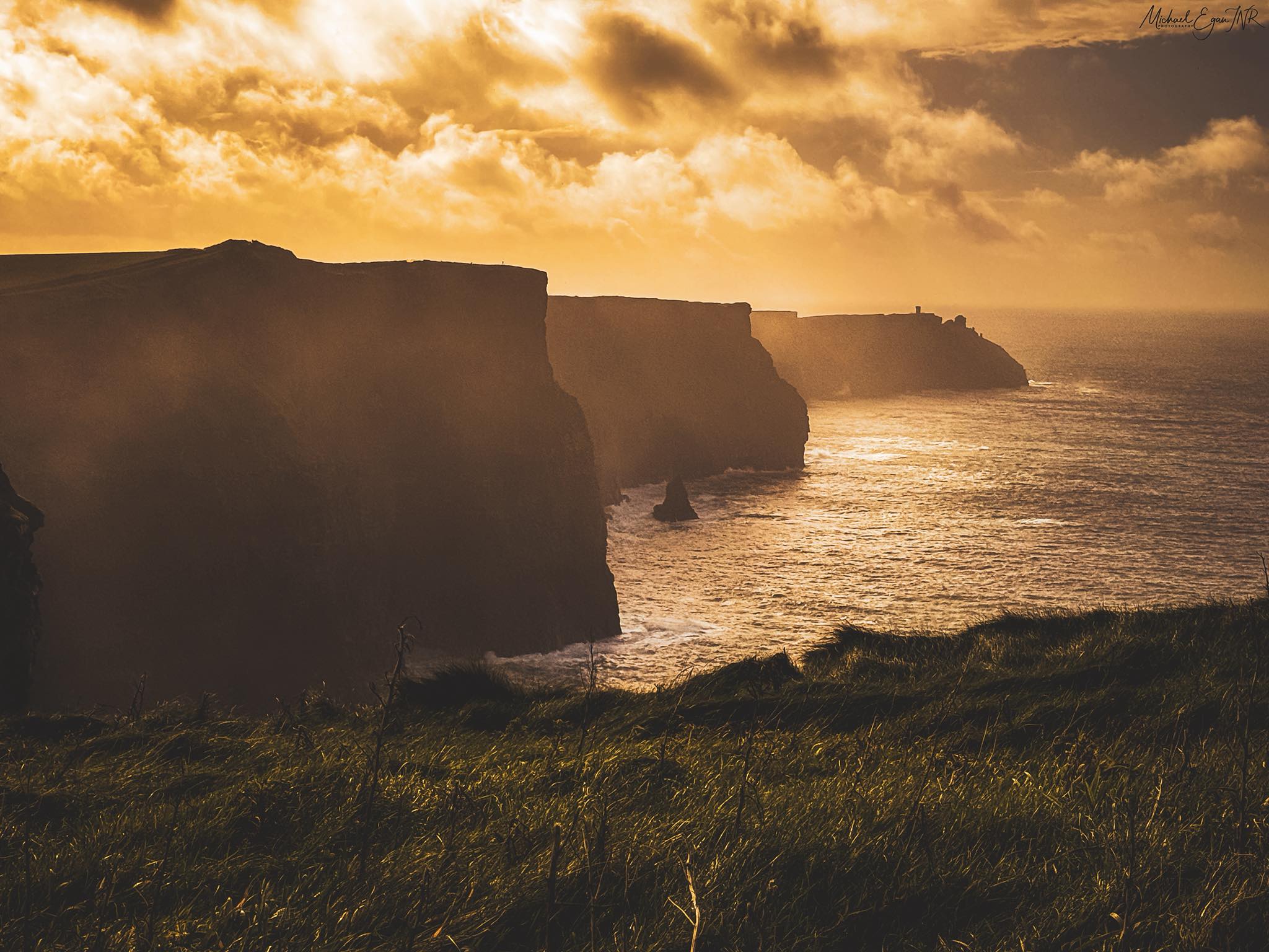 The Ultimate Ireland Travel Guide - Go off the beaten track and you'll ...