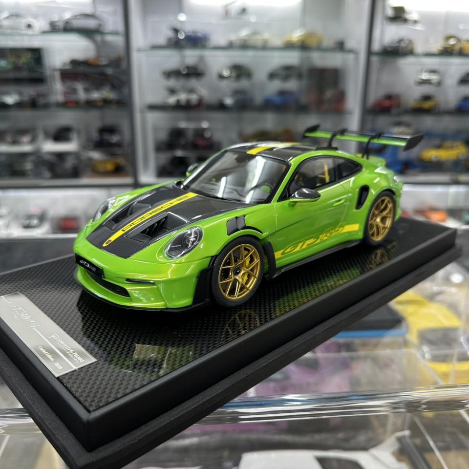 Collectors…The FUELME 1/64 Porsche 992 GT3 RS Weissach Package in