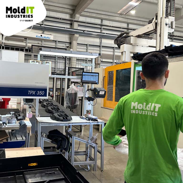⚫🟢 Na MOLDIT Industries temos... - MOLDIT Industries