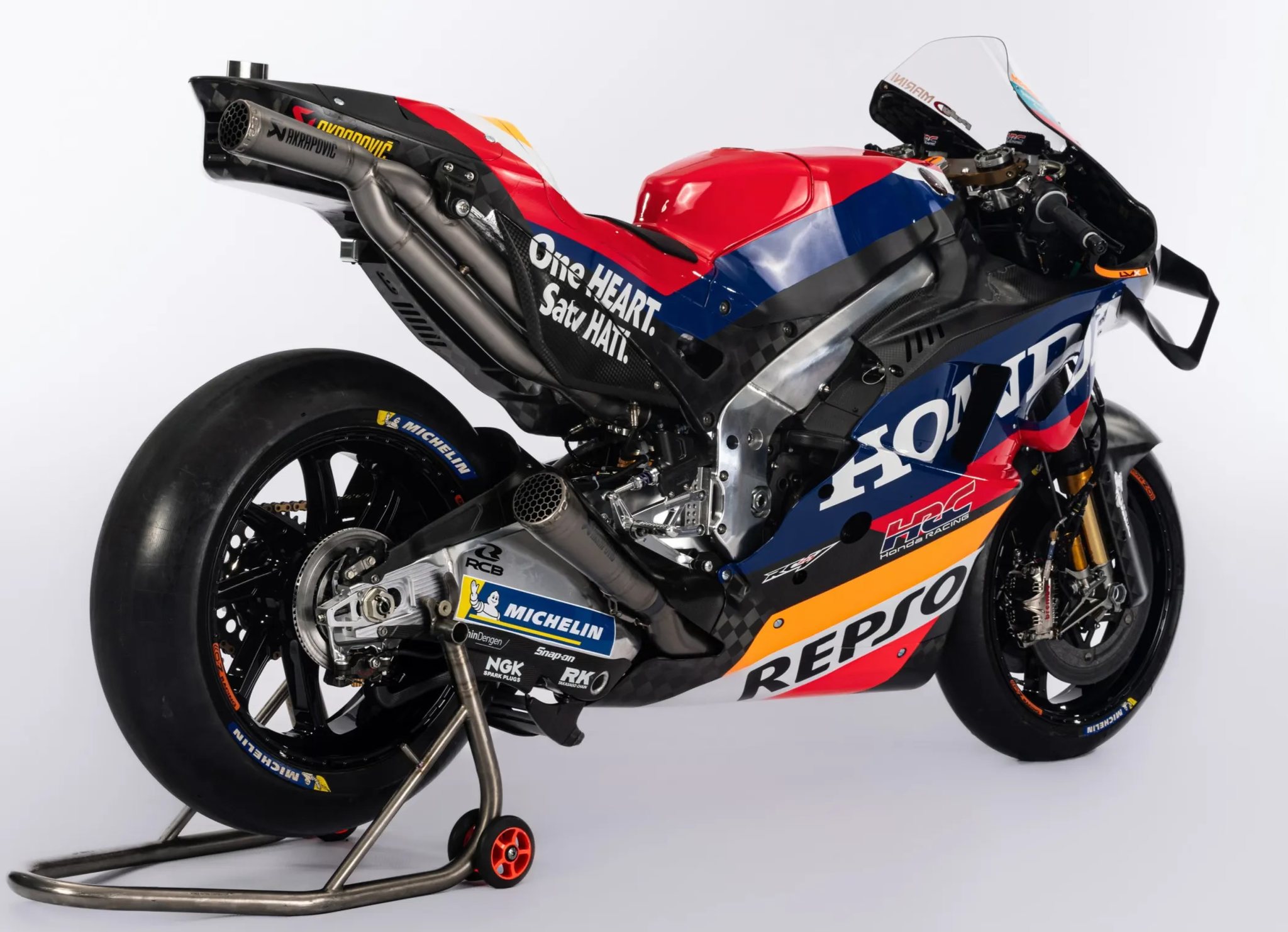 レプソルホンダ The number 27 is back on the Repsol Honda with Iker Lecuona this