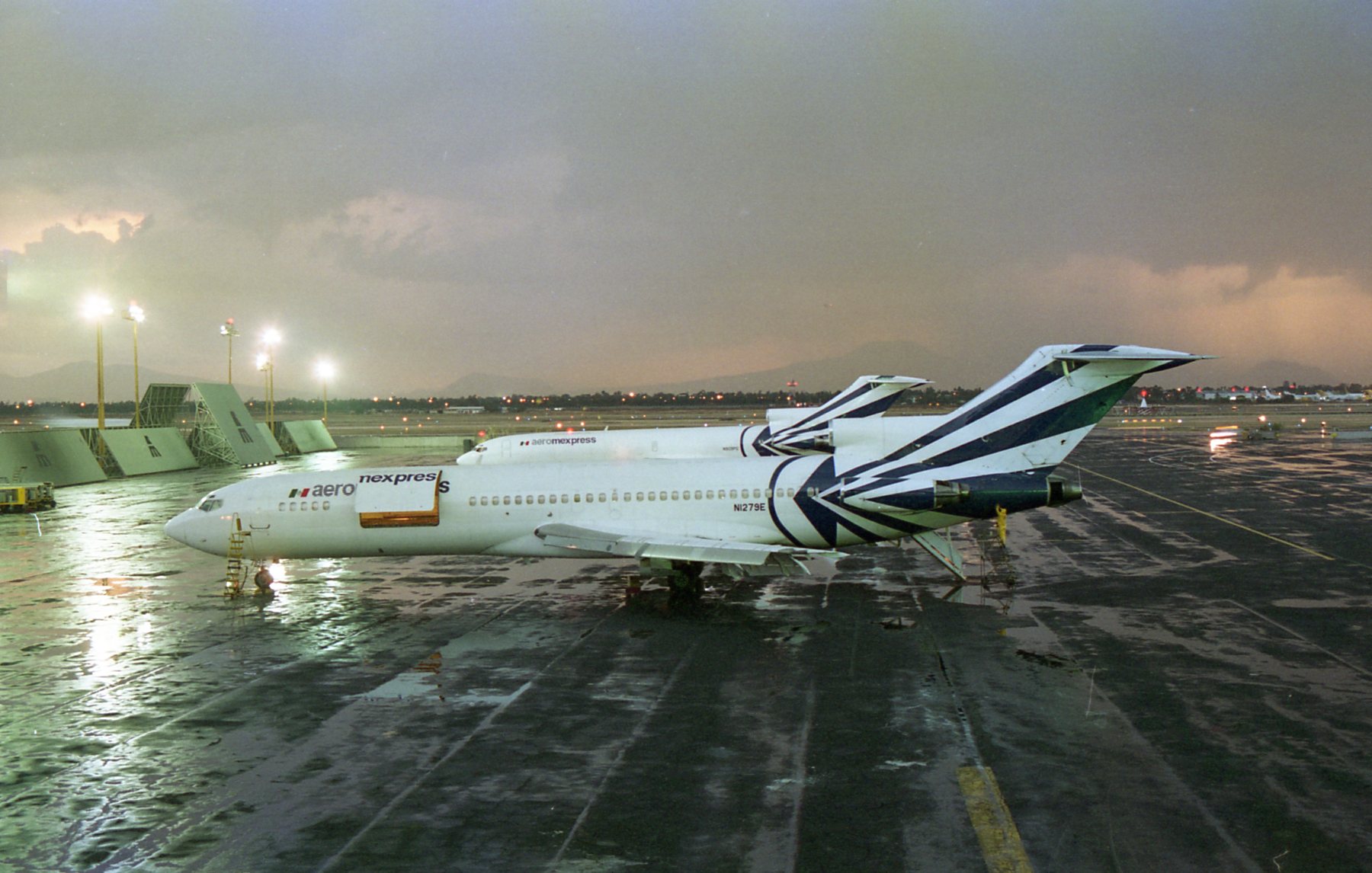 Aeromexpress Boeing 727-200 cargo N279E Mexicana MRO 1995.