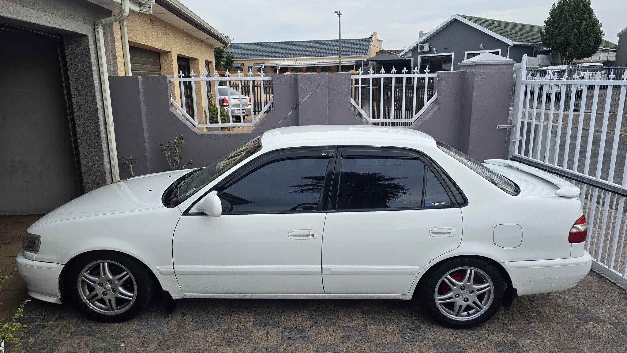 Toyota Corolla 160i GLE - Cars & Trucks - Cape Town, Western Cape ...