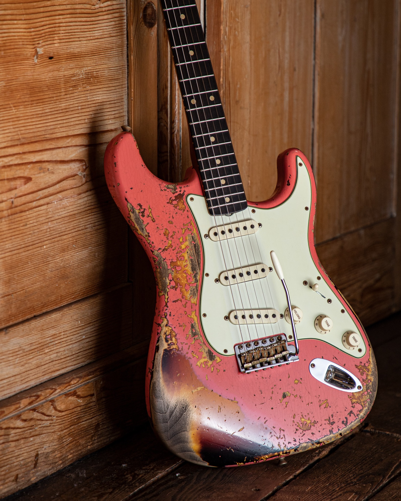 Fender Custom Shop Stratocaster in faded fiesta red