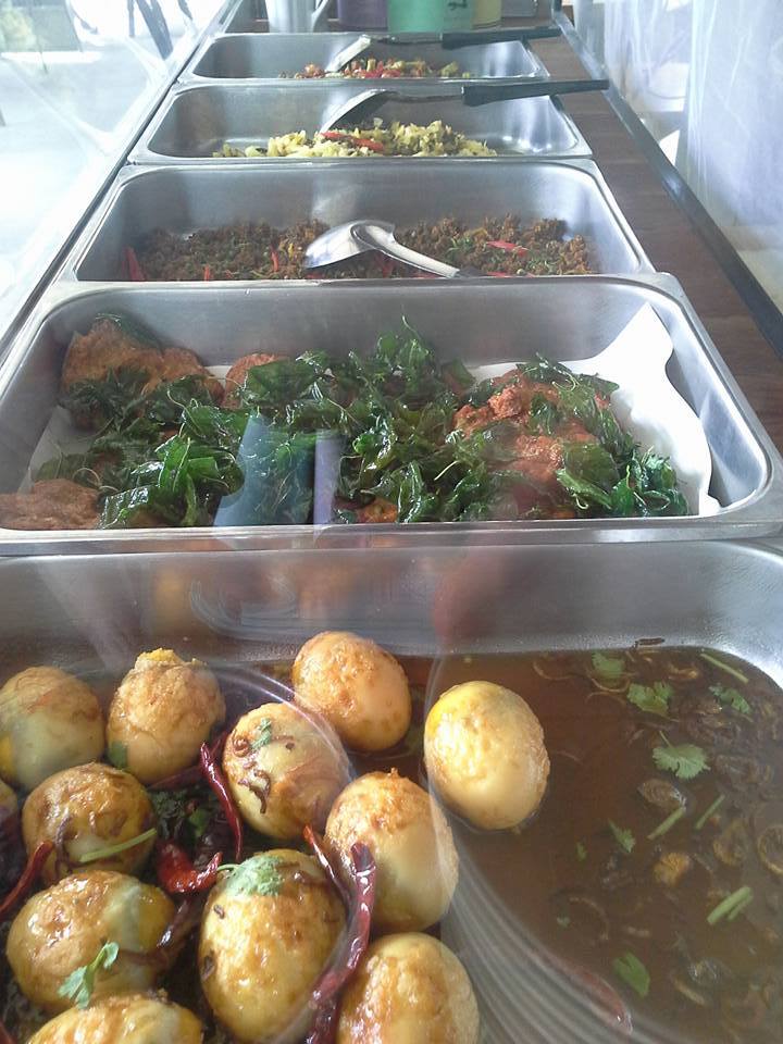 วันที่ 27/05/58 ~* แดดส่อง ฟ้าใส... - Highway rice and curry