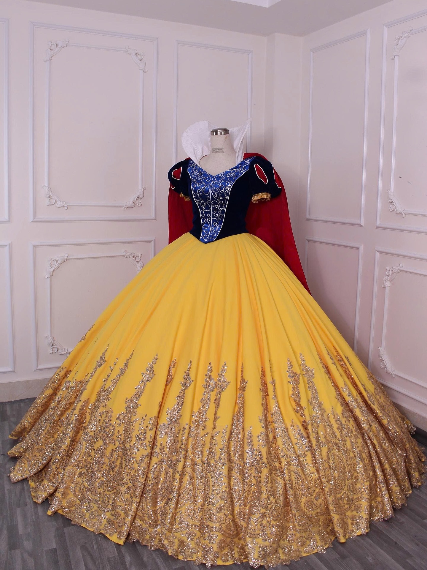 snow white gold dress Which version of the do you like more: full length or knee length? 🥰 girls dress