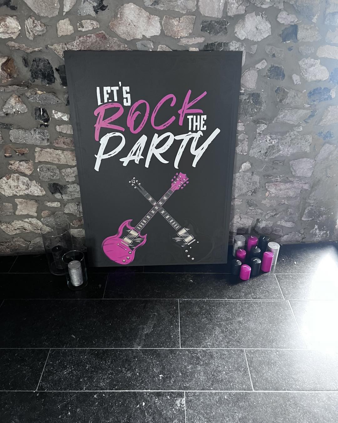 The Friends Box - 🎸 Un mariage pas comme les autres 🤘🤘... | Facebook