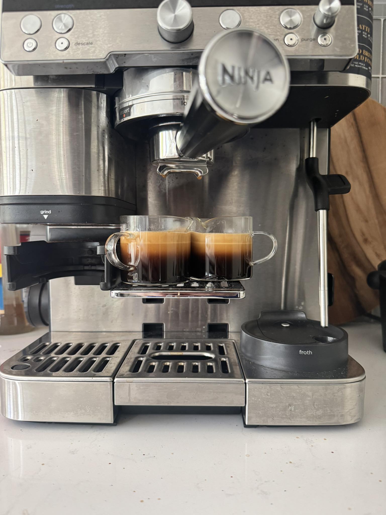 Is the Ninja Luxe Cafe reading two shots when using quad?