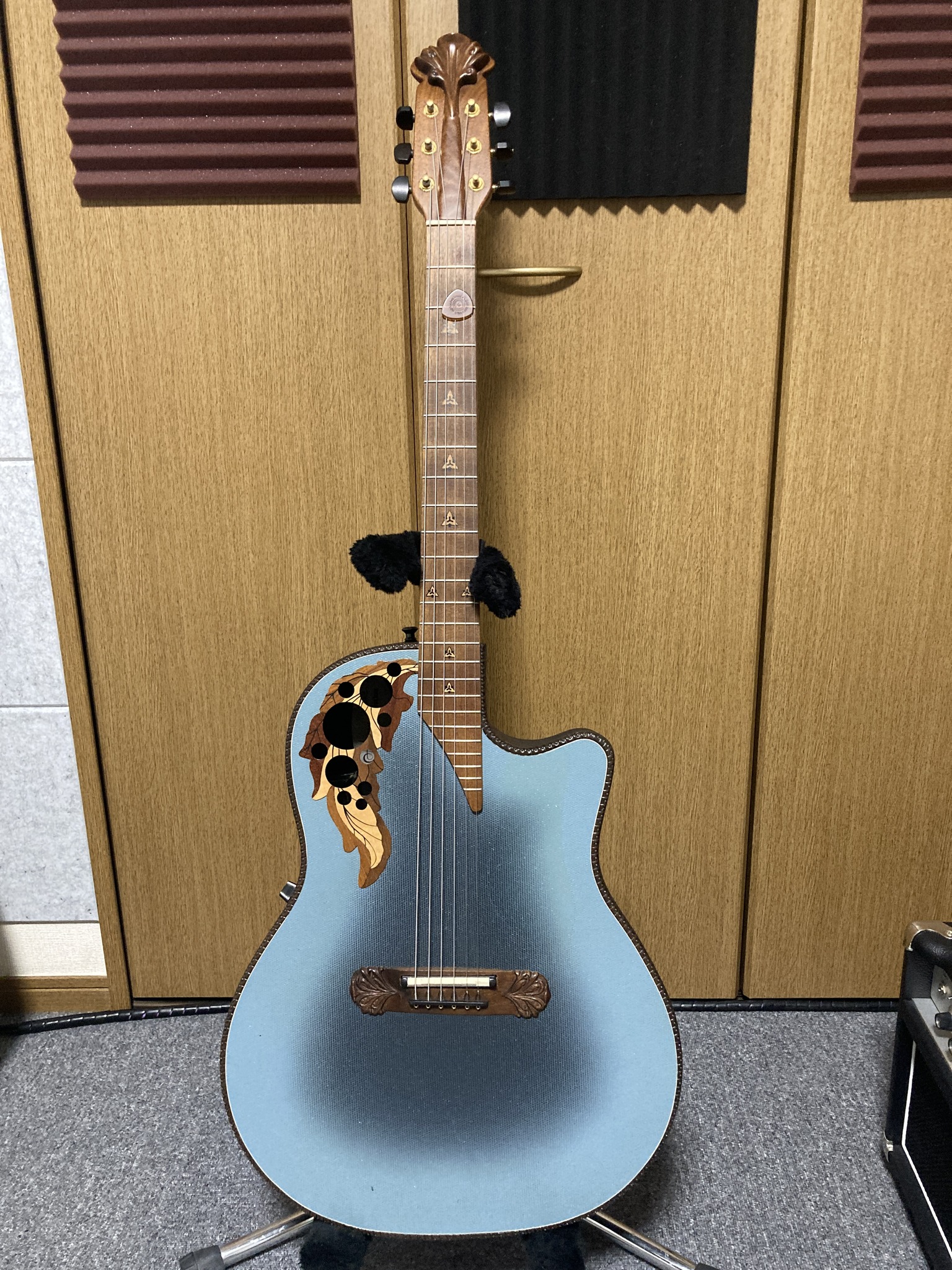 Ovation Adamas 1587-8 1991 Guitar Discussion