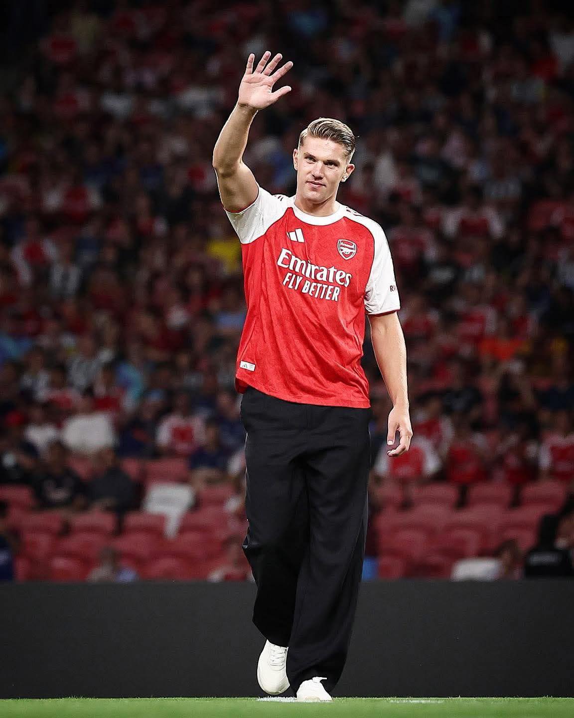 Shirt sales for Viktor Gyokeres #14 have broken the Arsenal's club