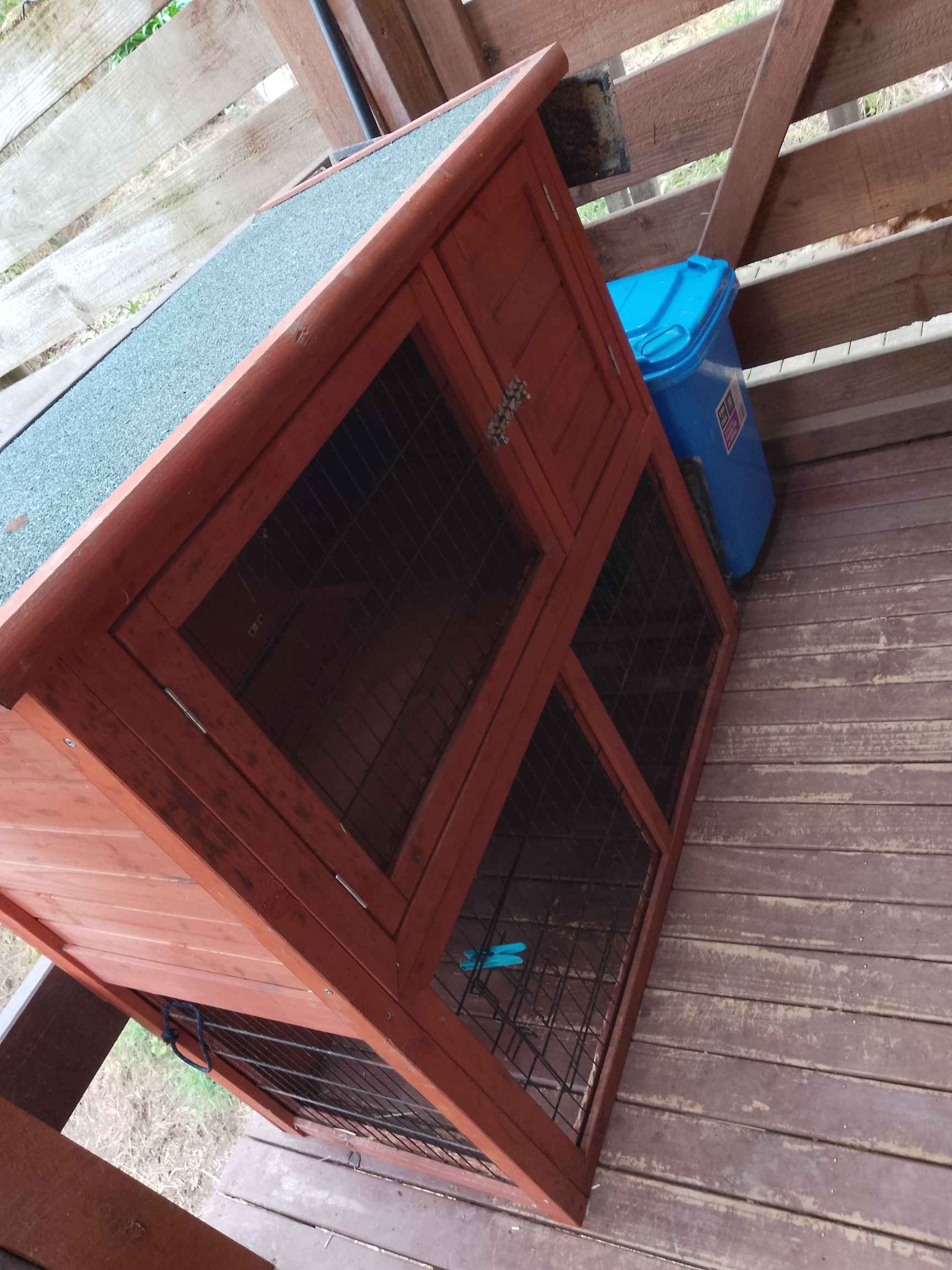 Rabbit or chicken coop - Chicken Coops & Runs - Millgrove, Victoria ...