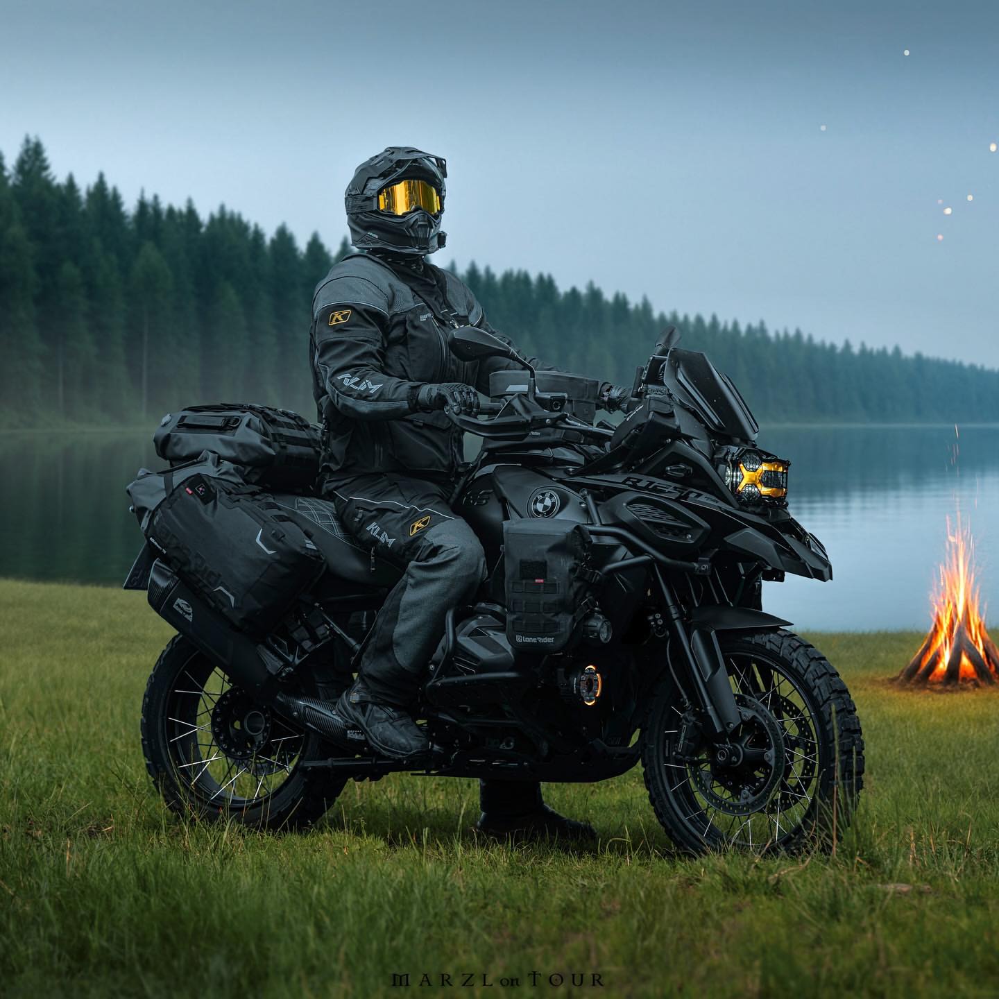 This adventurized Himalayan is too cool! @itchybootstravel rocking