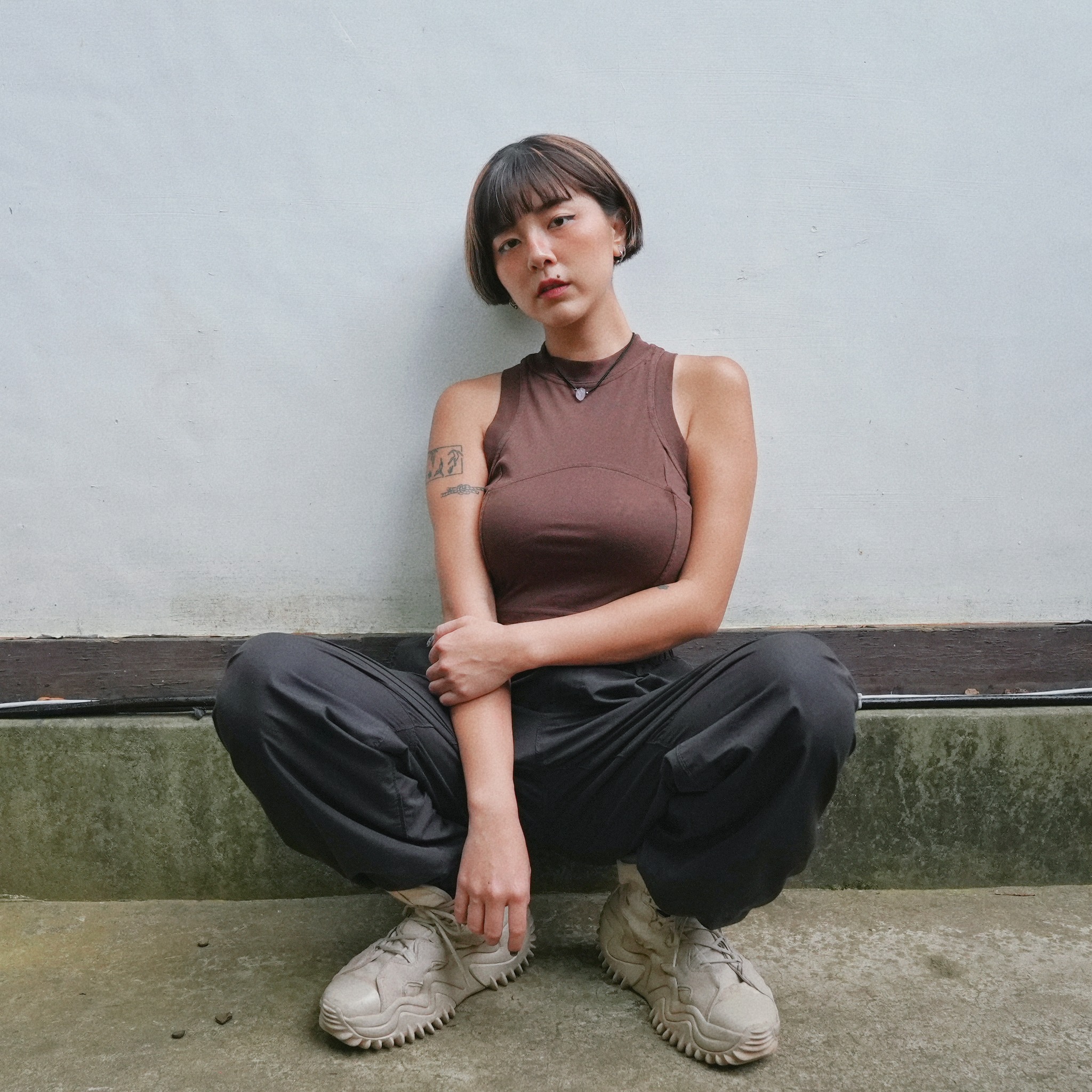 Linzy 林晞 - 今年年初給自己定下了期許：要穩定產出 所以在正職工作之餘 我都是卯足全力的拍片、剪片、寫企劃...