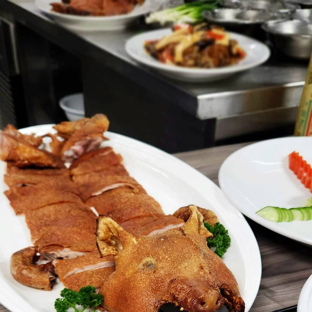 สมบูรณ์พูนสุขไปด้วยกันค๊า... - Chef Man Restaurant