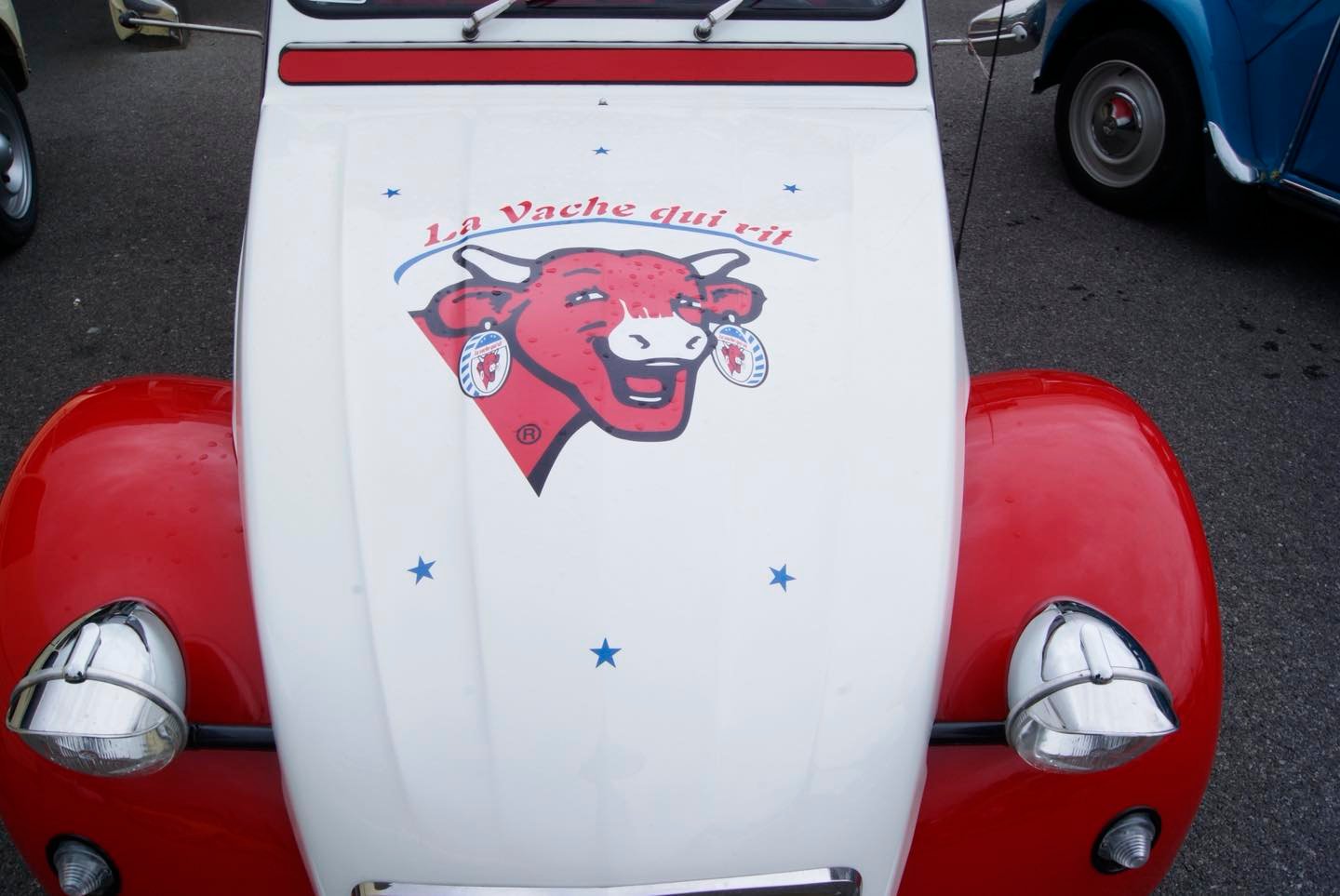 La 2CV Vache qui rit, iconique et intemporelle 🐮