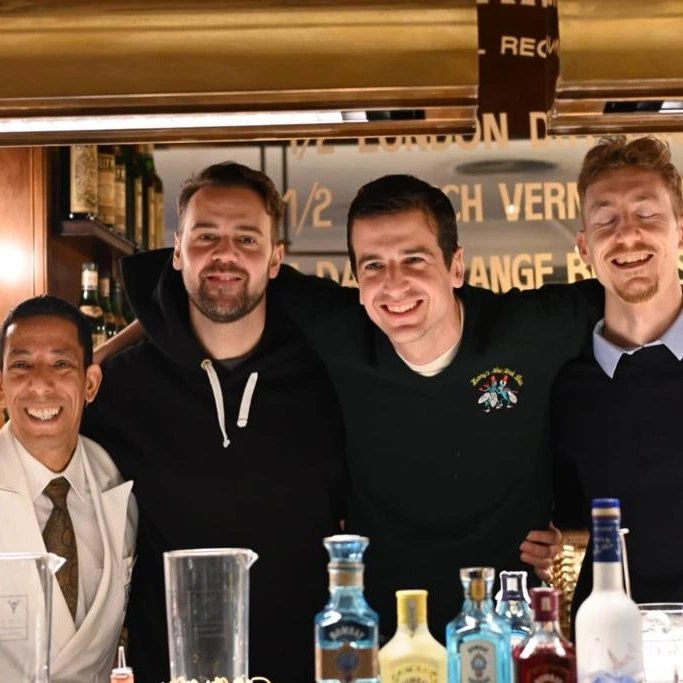 Dry Martini Bar by Javier de las Muelas