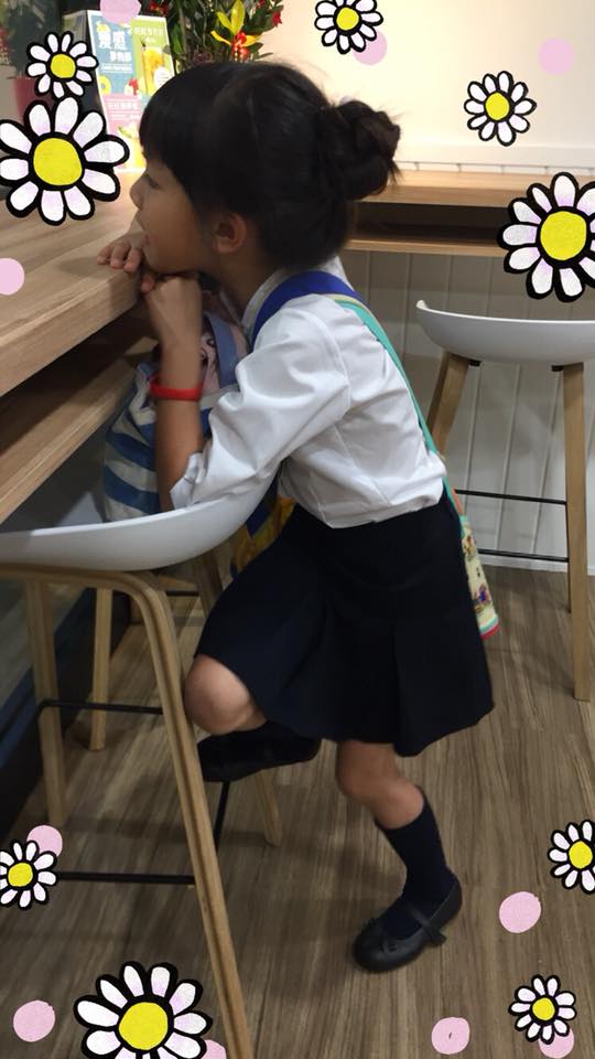 小免子芊 - 這位小姐代表班上，包辦了國語、英語演說的比賽，媽媽我靈機一動，寫了中文稿，再拜託人在美國的姑姑，幫忙翻譯... | Facebook