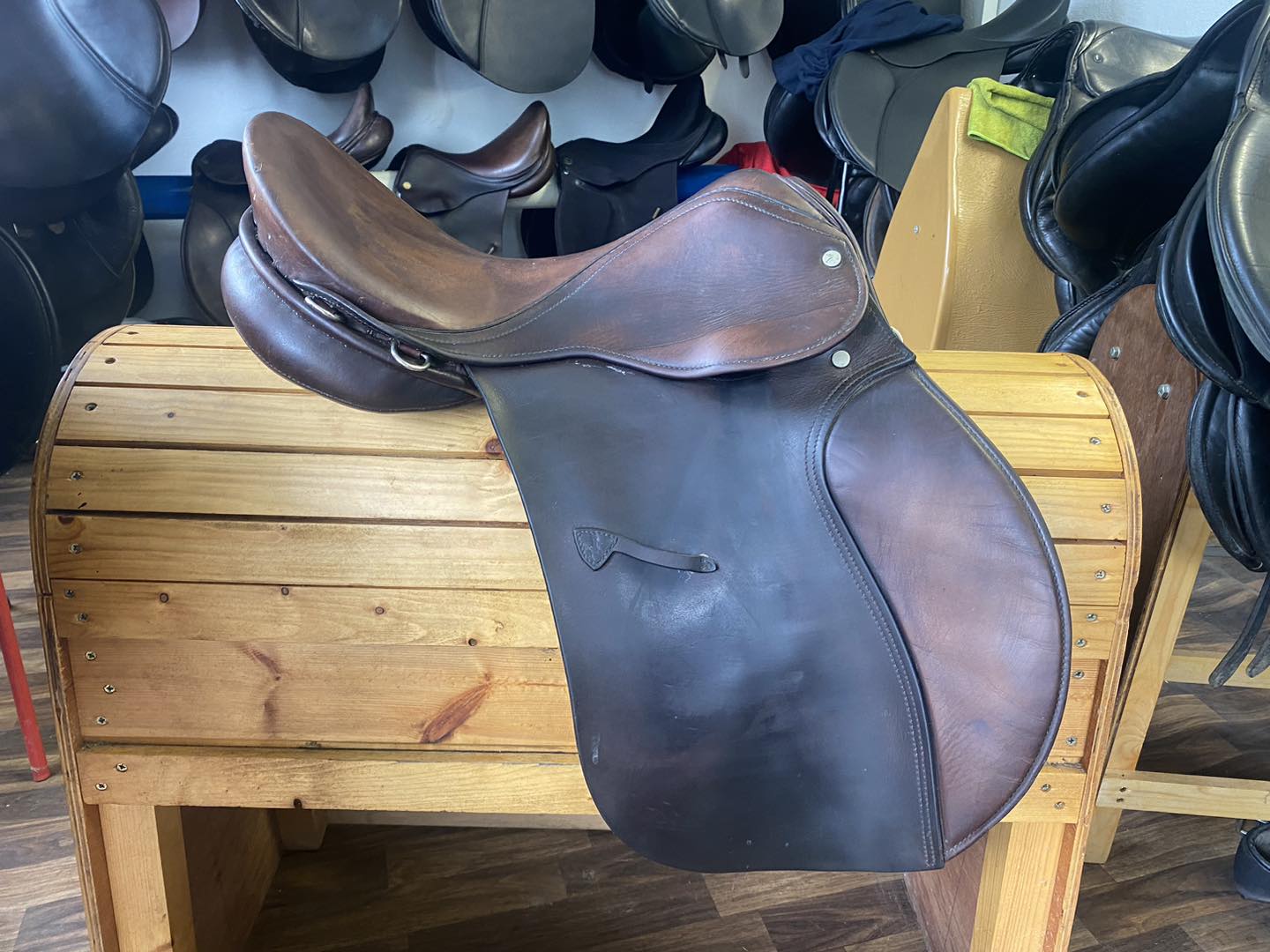Dublin Tack - Falcon 16.5” Brown leather General purpose...