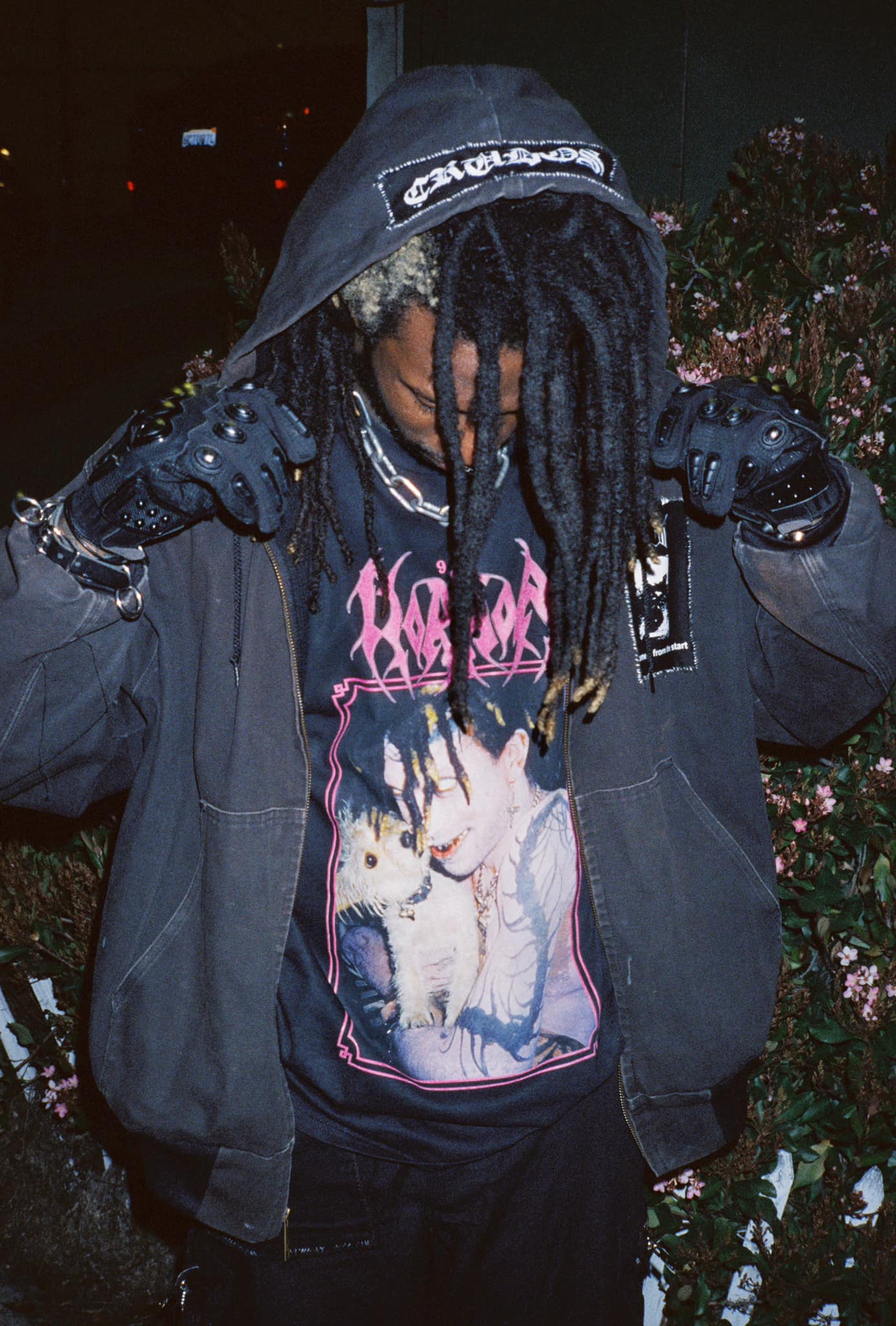 Ho99o9 - Ho99o9 added a new photo.