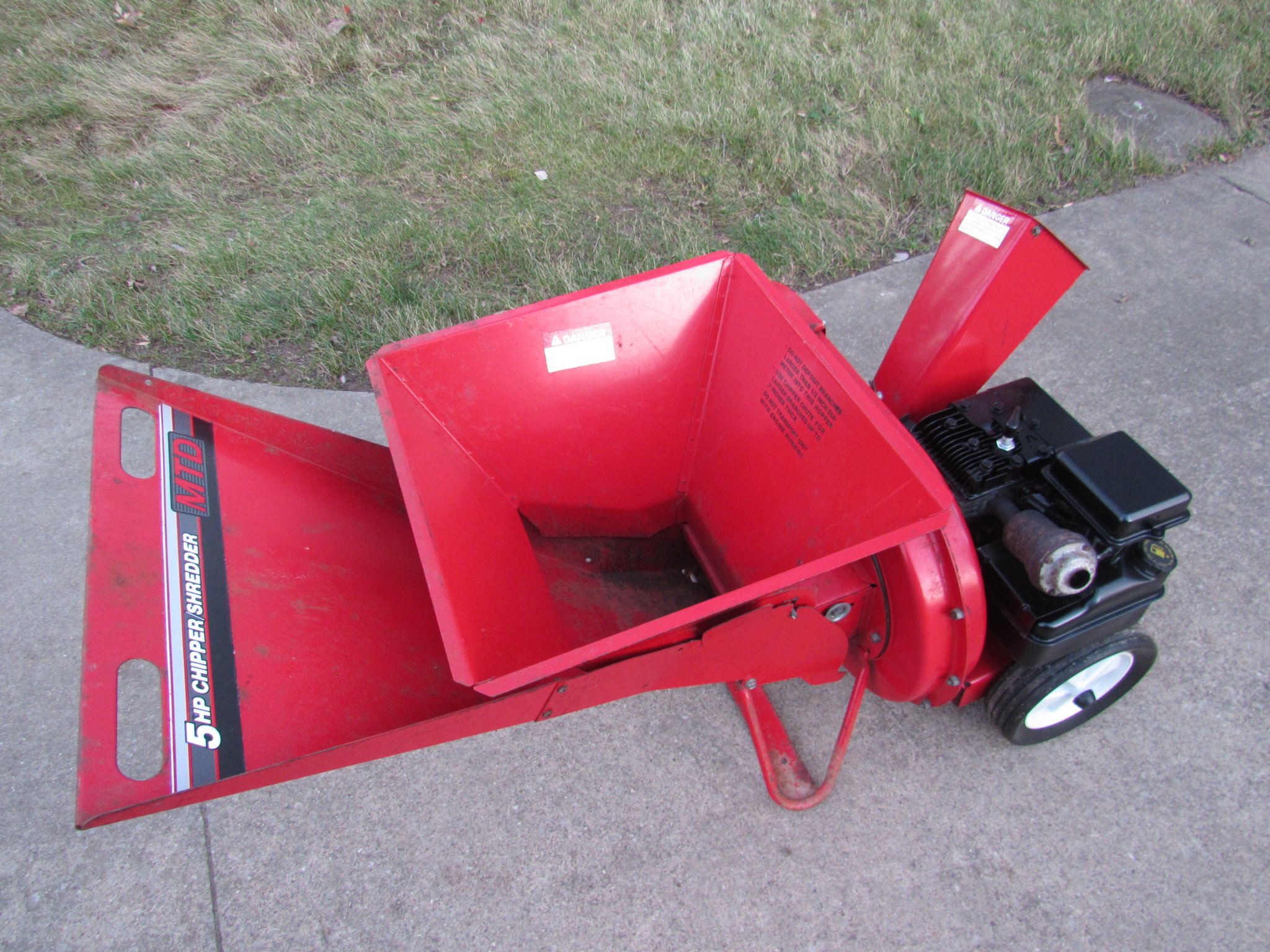 MTD Chipper Shredder 5HP Briggs and Stratton - Chippers, Shredders ...