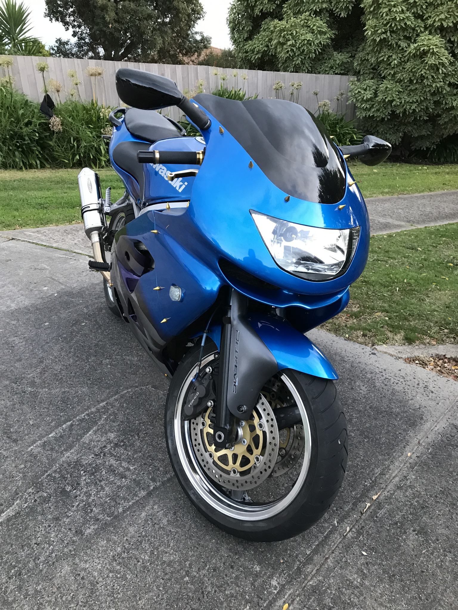 Stolen and recovered 99 C2 ZX9R motorcycle with engine and gearbox