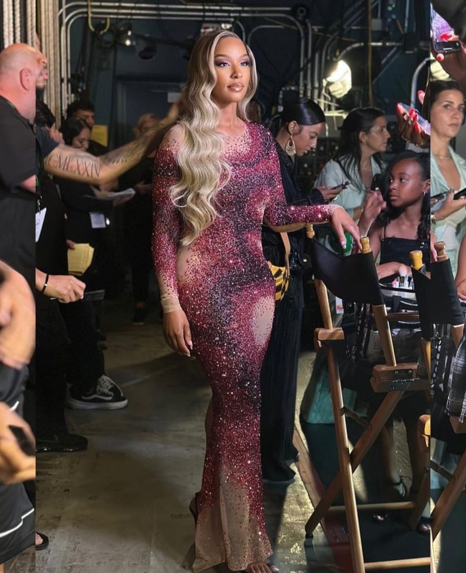savannah james green dress Mrs presented her husband Lebron James with the All Time Leading Scorer Award at the ESPYS. She wore a beautiful F/W 23 Georges Hobeika gown and YSL heels. Styled by how tall is savannah james