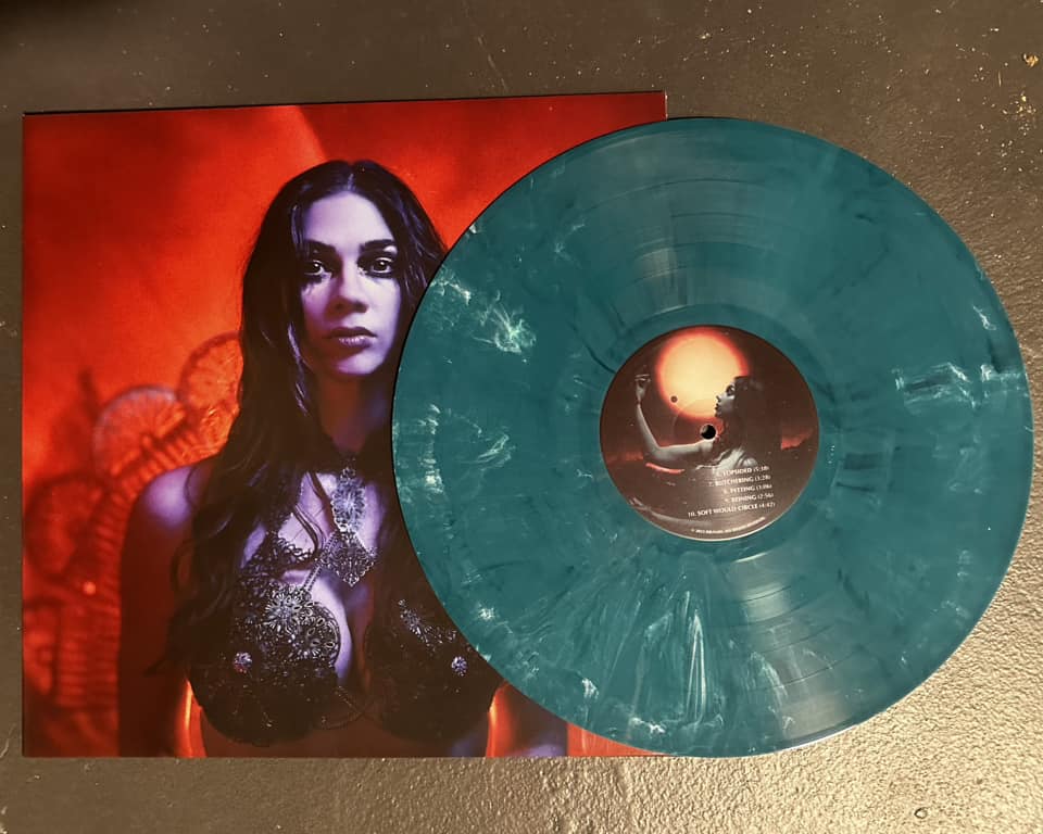 this crystal clear vinyl 😍😍😍😍😍 vinyl + CDs + merch are all up