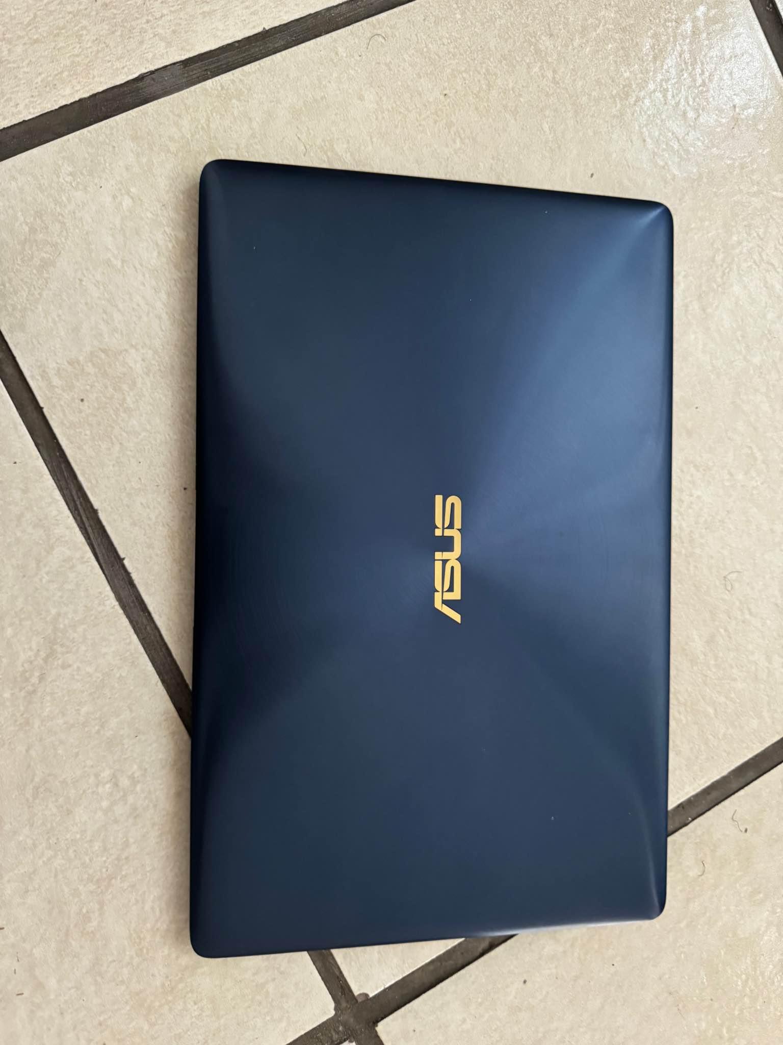 Asus ZenBook i7 7th Gen for sale with flex gate issue in South Africa