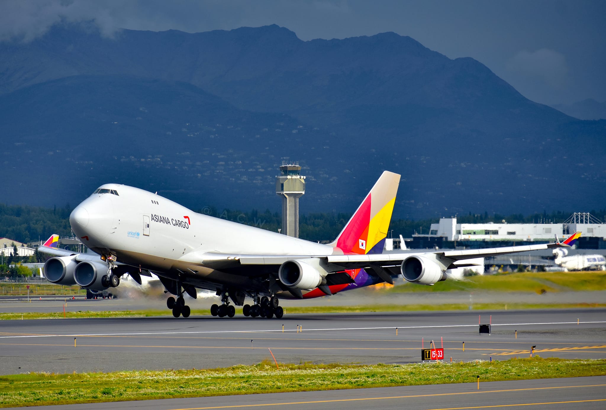 Asiana Airlines Boeing 747-400F cargo plane details
