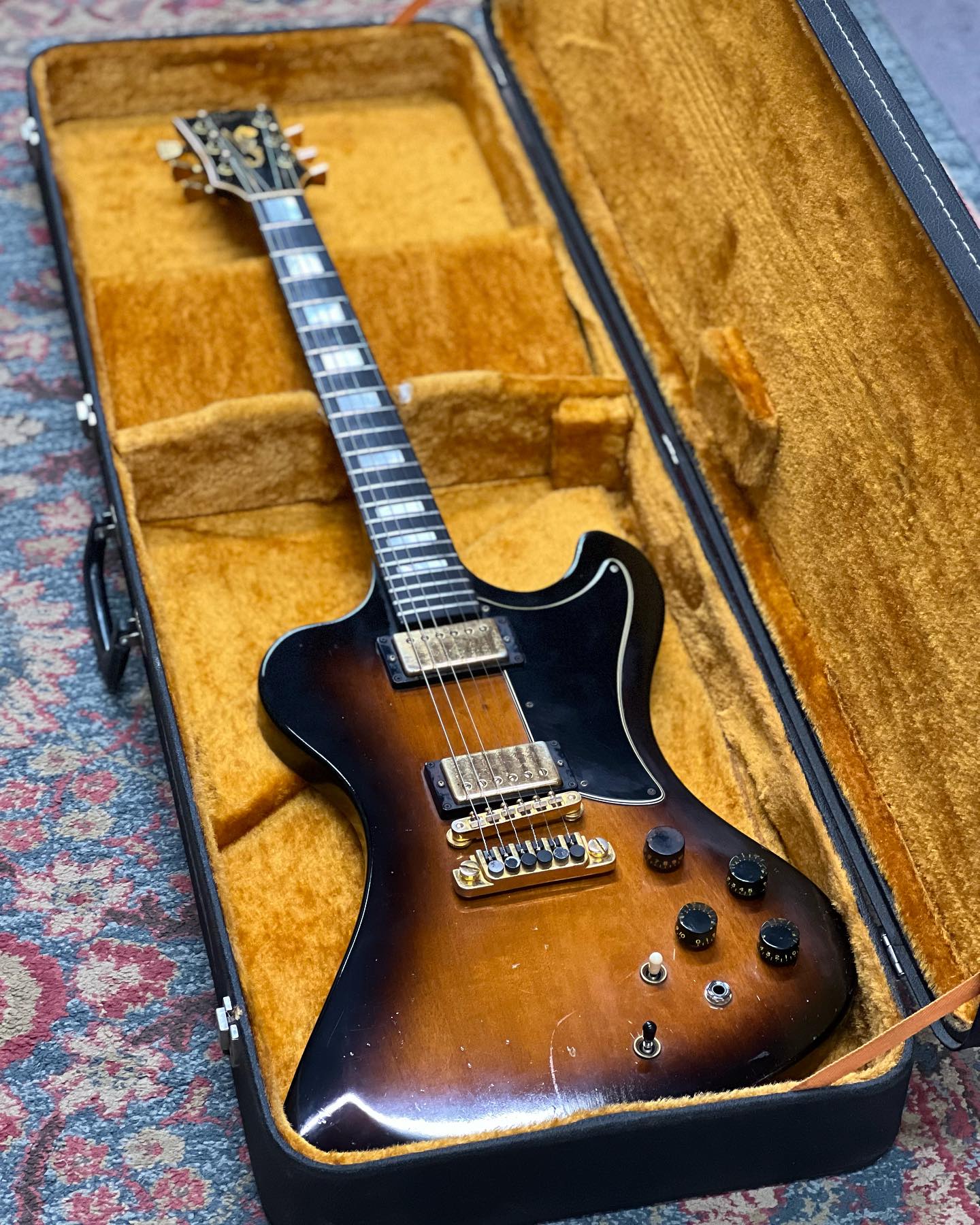 What's the value of my 1979 Gibson Les Paul Artist guitar?