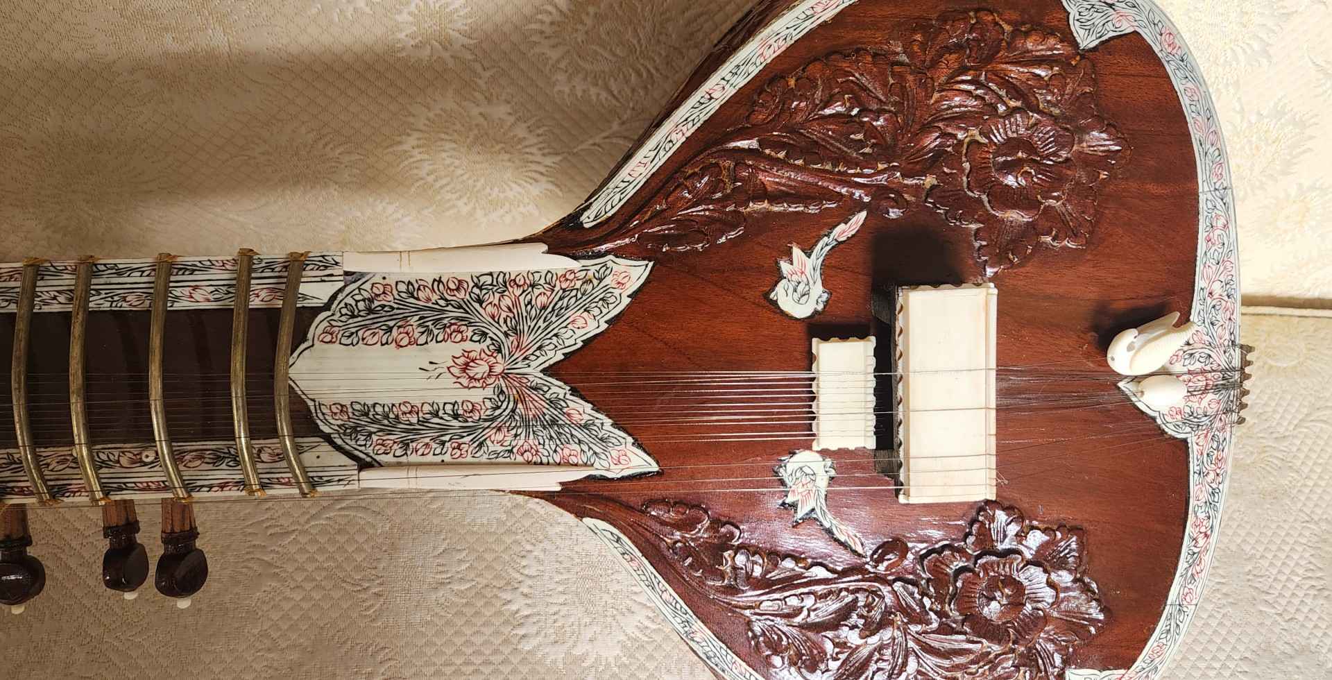 SItar with hard case! - Folk & World Stringed Instruments - Vernon ...