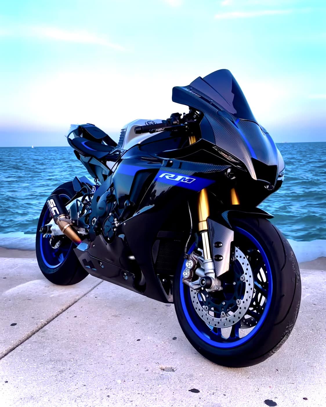 YAMAHA YZF-R6 with SC-Project GP70-R titanium exhaust (street