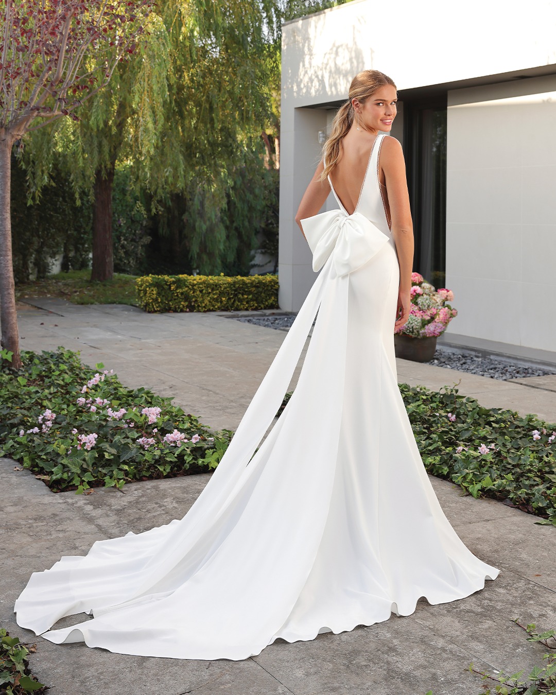 chinese dress ladies Illusion V Neck High Split Mermaid Wedding Dress QW2544 US4 / White