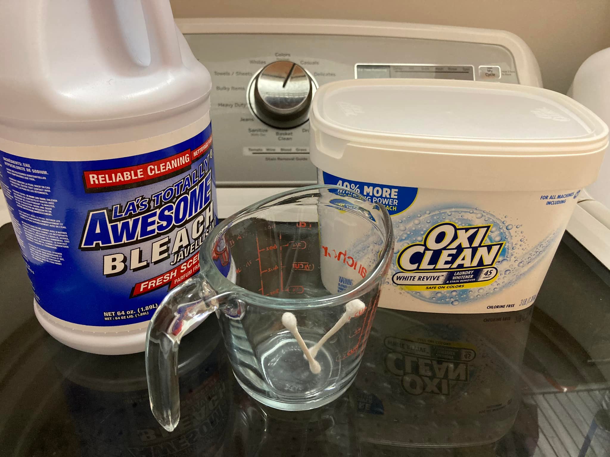 Removing stains from white shirts with OxiClean