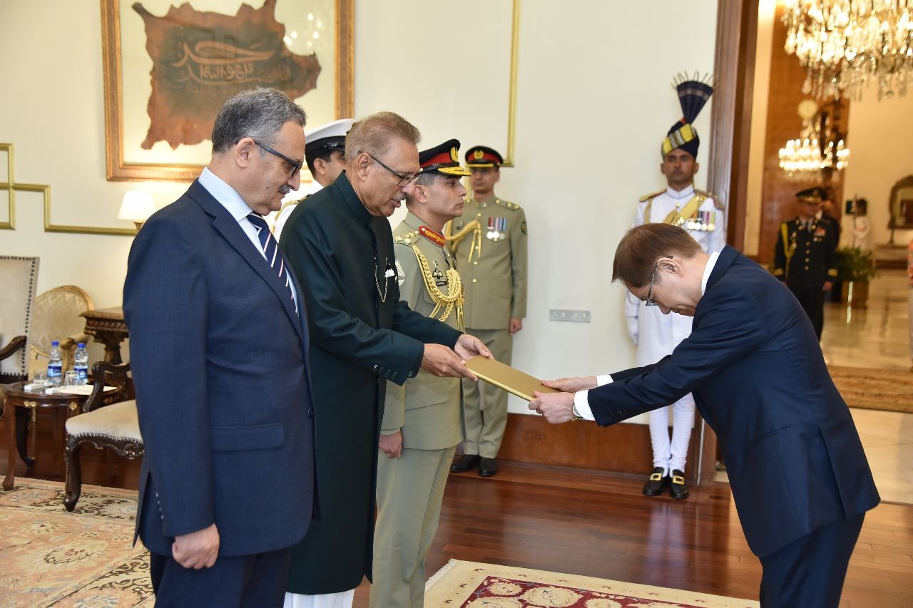 주재국 대통령 앞 신임장 제정 박기준 신임 주파키스탄 한국... - Korea Embassy Pakistan | Facebook