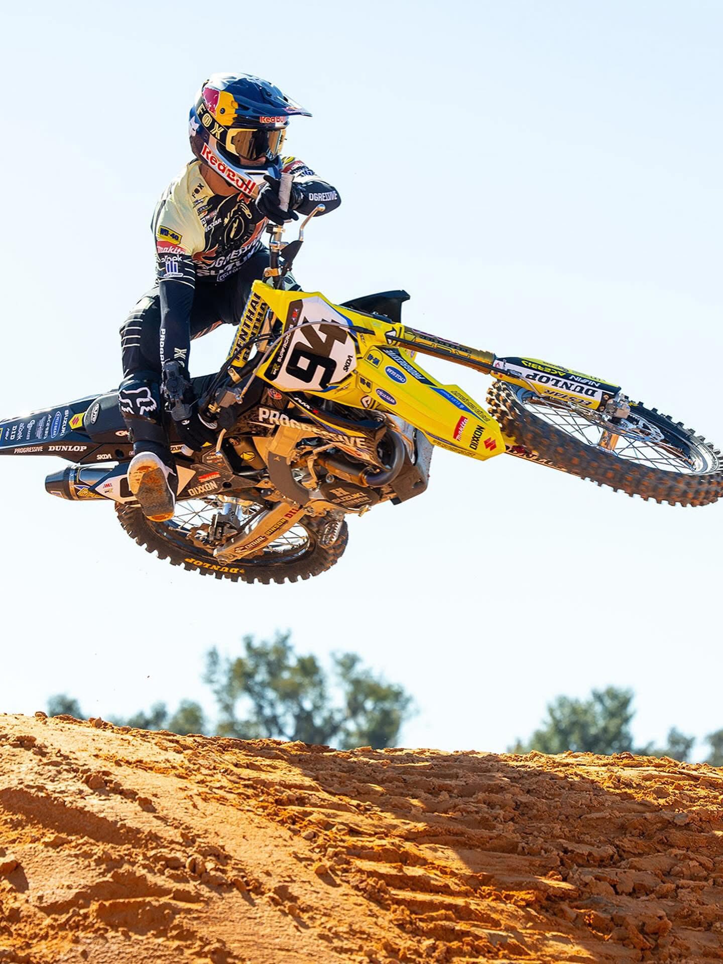 NEW LOOK👀 Jason Anderson ran a Monster helmet and Progressive