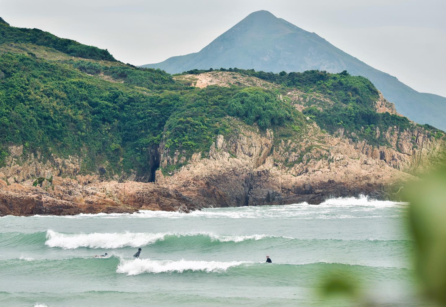 香港天然滑浪會 hongkong naturalsurf - 星期六開始持續有浪🌊 西貢滑浪係一個trip⛰️ 祝你good trip 🙌🏾 ...
