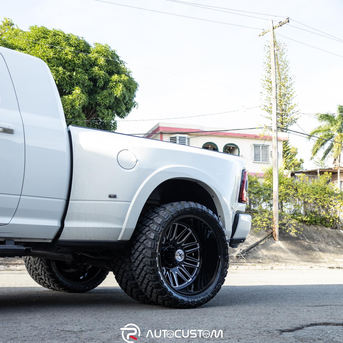 PR Auto Custom - ¡ #Ram 3500 ! 🔥🔥🔥 Instalación de aros XF...