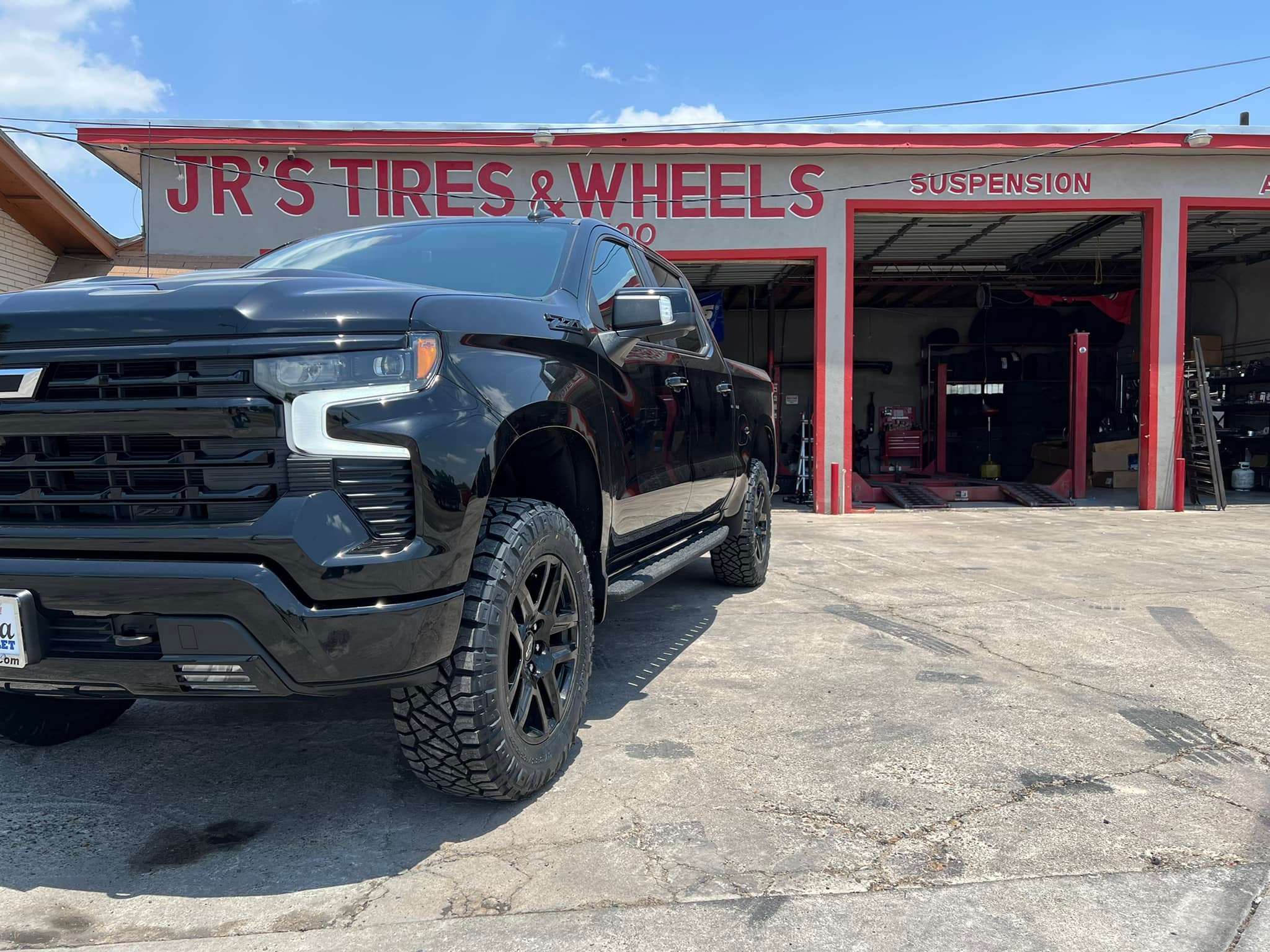 🌞GOOD MORNING 🌞 ‼️CHEVY TRAI... - JR'S Tires and Wheels | Facebook