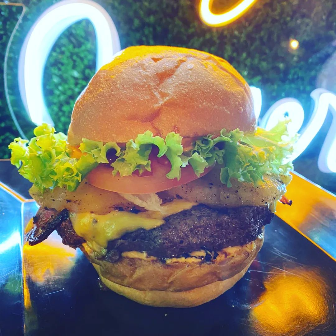 Holy - Nuestra deliciosa holy hawaiana 🍔🍟. ¿Ya la Probaste? Llega amor ...