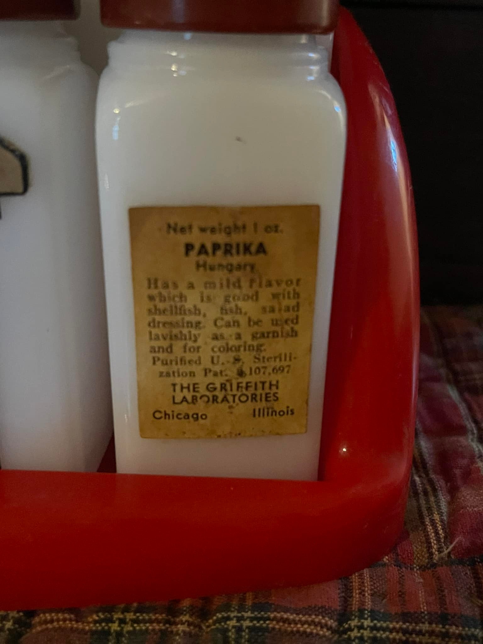 Dating a pre-1950s vintage spice rack